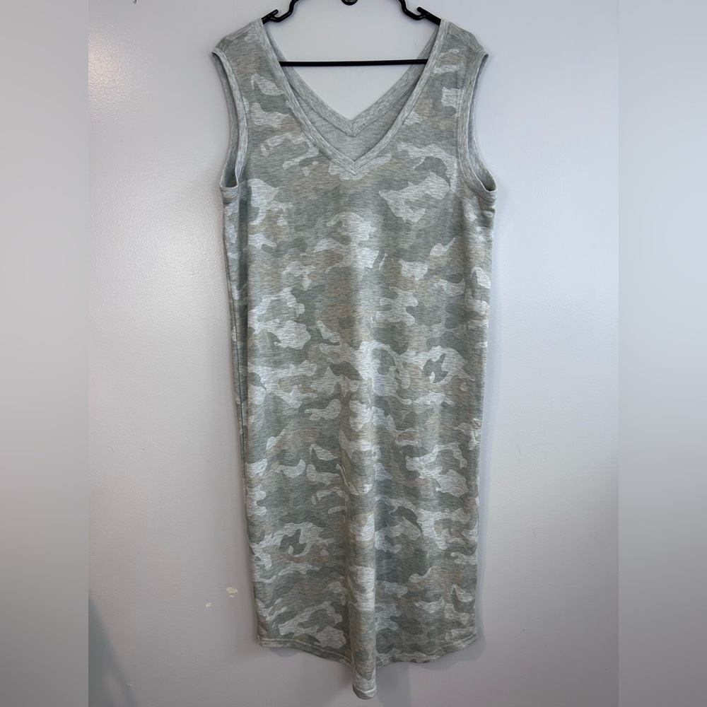 NWT Jane & Delancey Grey Camo V-neck Sleeveless Sweater Shift Dress Size Large